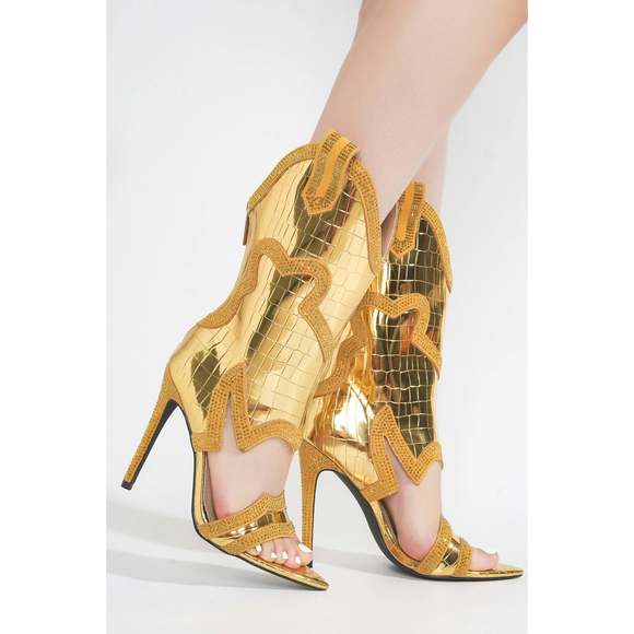 NWT**CAPE ROBBIN NANAYE-2 - GOLD GOLD 5.5 | ALL OFFERS / COUNTEROFFERS WELCOME - Picture 4 of 7